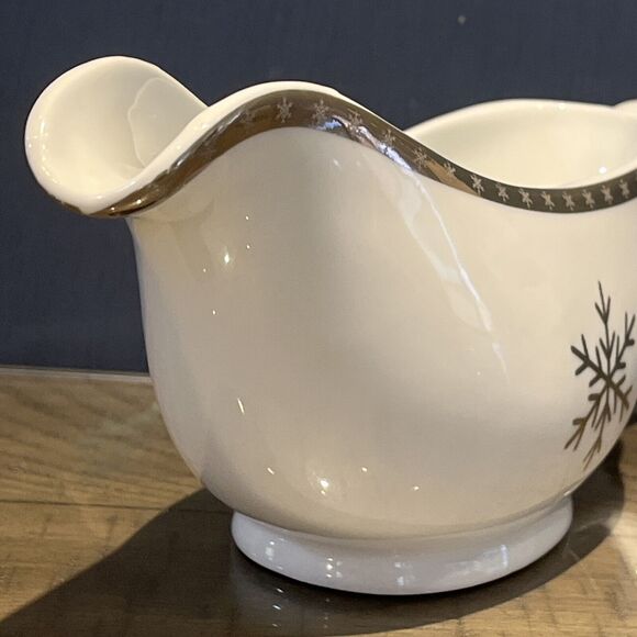 Target FIRST FROST 12oz Footed Gravy Boat Silver Snowflake Holiday 2010 Mint - Picture 5 of 8